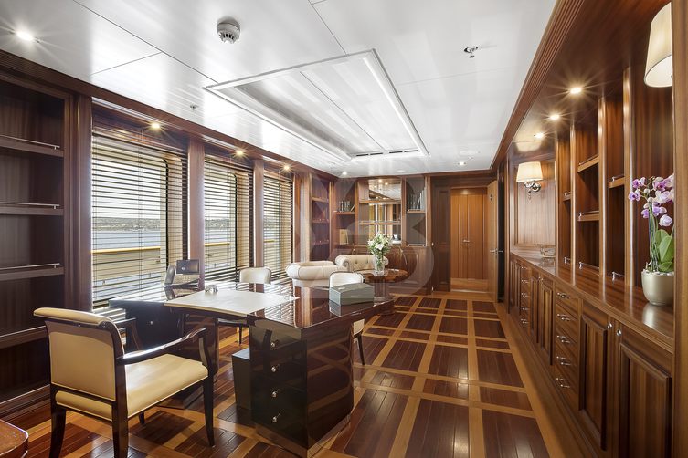 Boadicea yacht interior 16