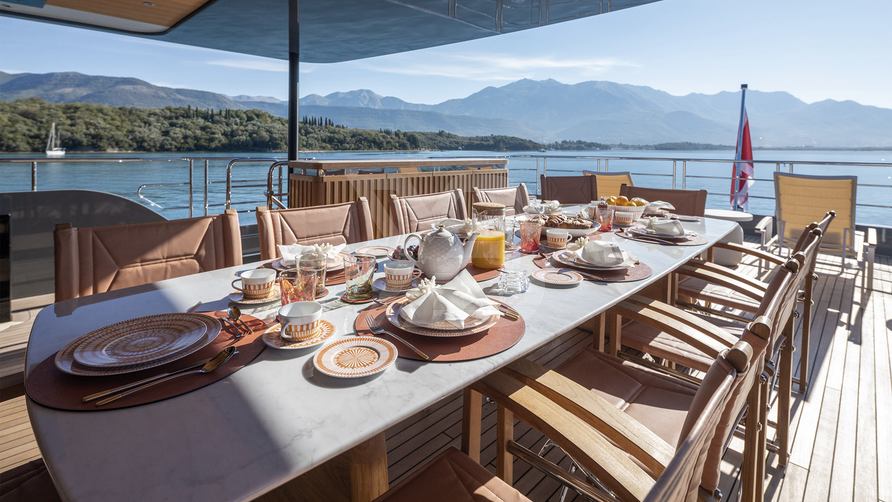 Haze² yacht exterior 11