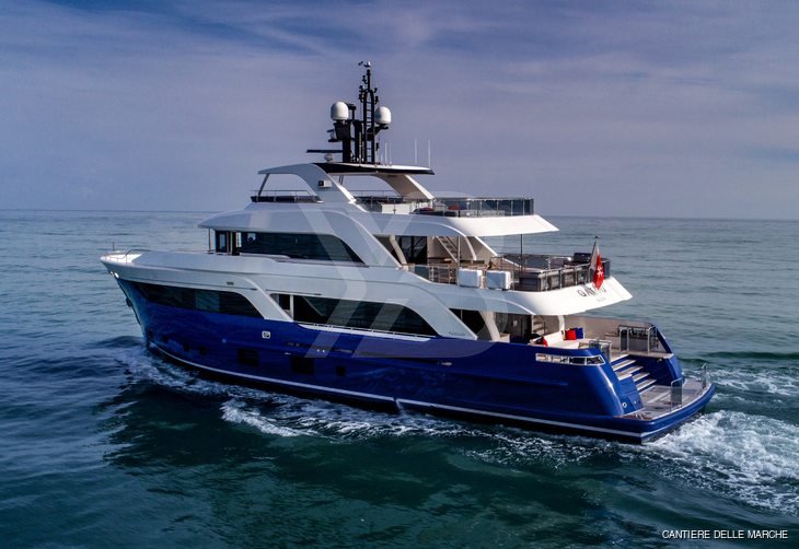 Gatto yacht exterior 4