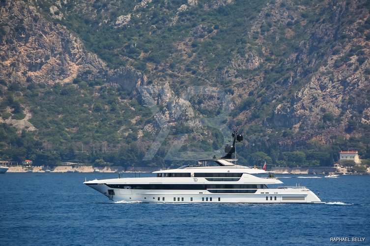 Alulim yacht exterior 4