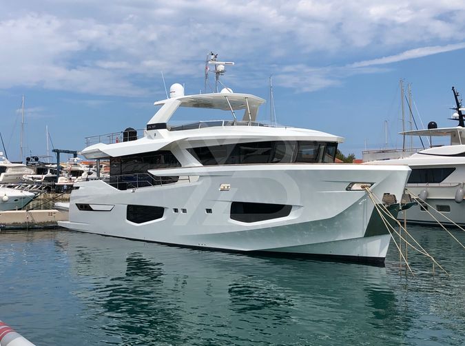 Lady Stefani yacht exterior 2