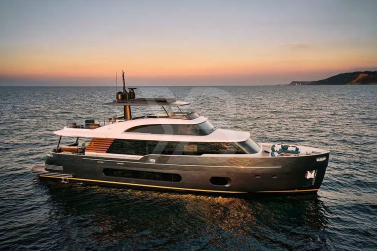 Bayu yacht exterior 2