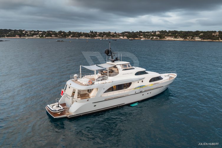 Archipelago yacht exterior 5