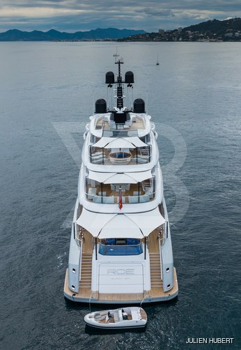 Roe yacht exterior 17