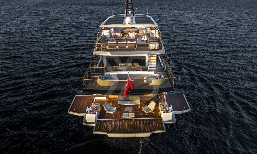 Tuccini yacht exterior 34