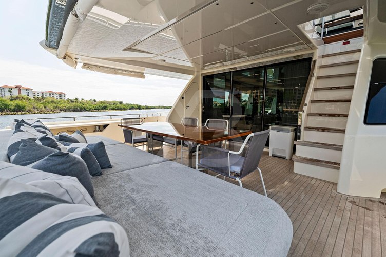 Pinch Me yacht exterior 5