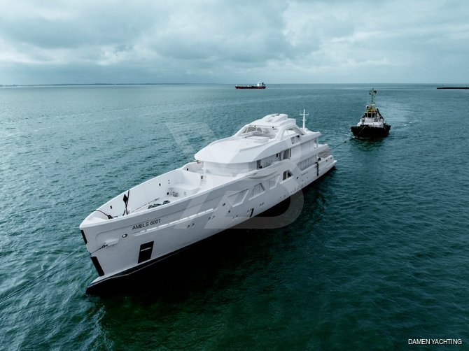 Memories yacht exterior 7