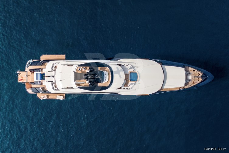 S5 yacht exterior 27