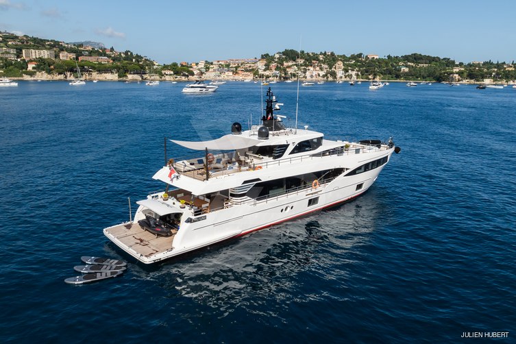 Mad Day yacht exterior 11