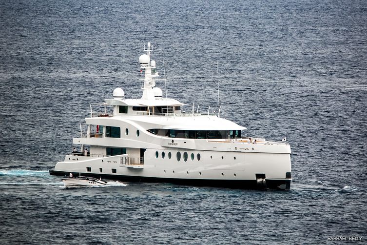 Madame Kate yacht exterior 6