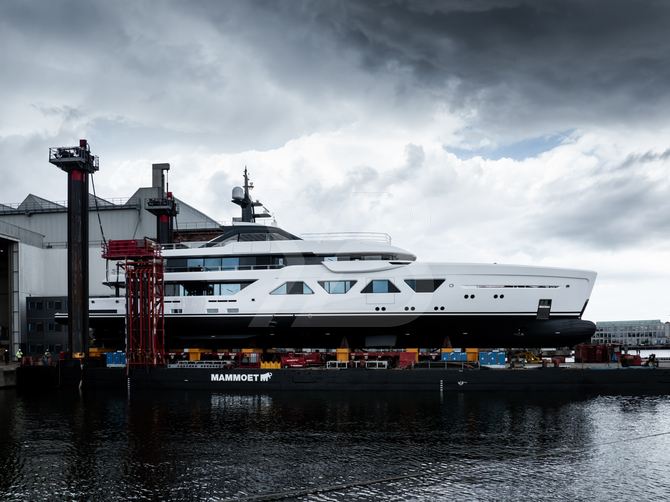 Amels 6008 yacht exterior 2