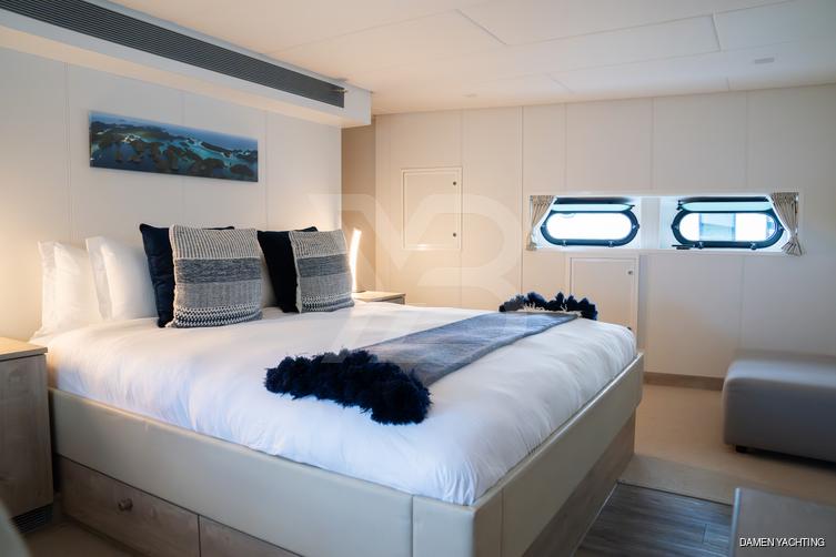 Chasing Romance yacht interior 9