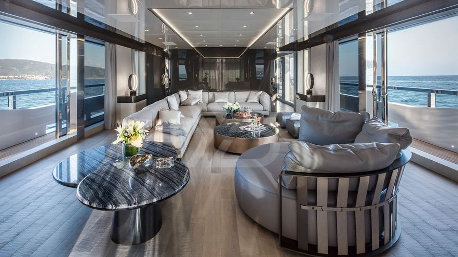 MA yacht interior 7