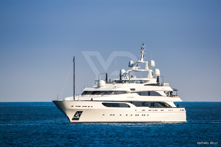 Lioness V yacht exterior 13