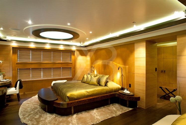 AV yacht interior 15