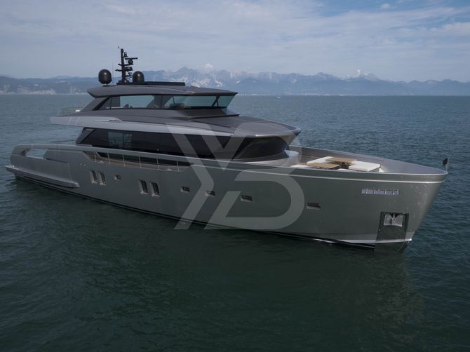 Sensa yacht exterior 3