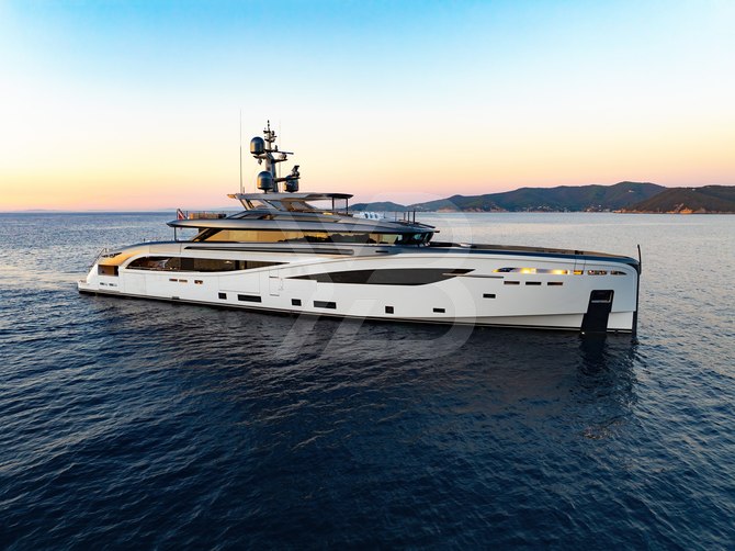 Bel1 yacht exterior 2