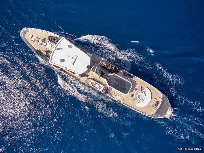 Omnia yacht exterior 4