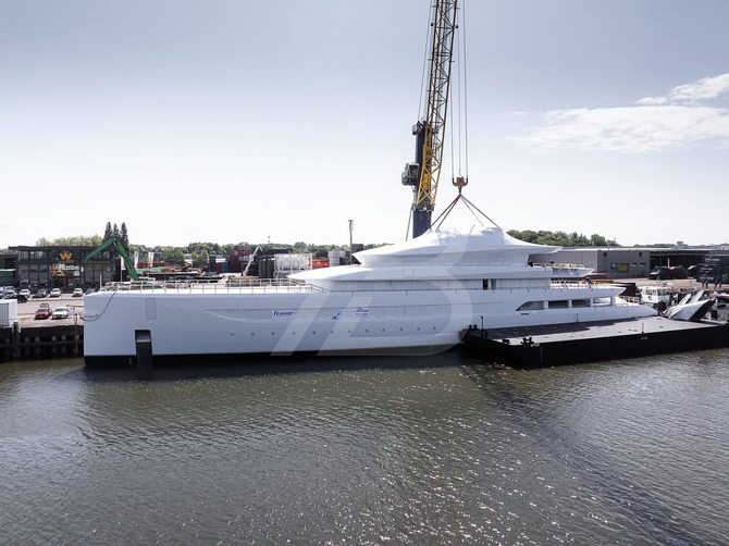 Feadship 828 yacht exterior 2