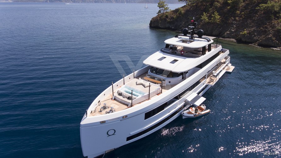 Aquarius yacht exterior 11