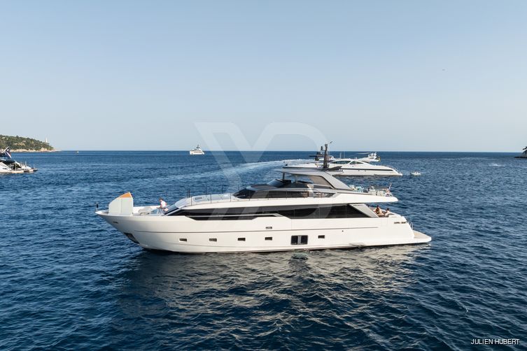 Kapusha yacht exterior 4