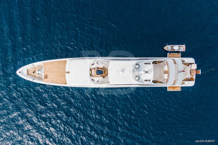 Arrow yacht exterior 21