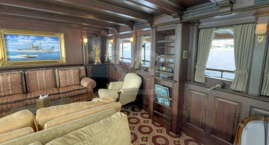 SS Delphine yacht interior 15