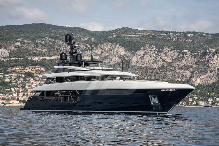 N2H yacht exterior 28