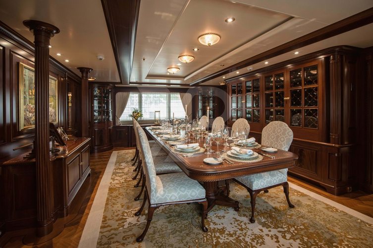 Paraffin yacht interior 9