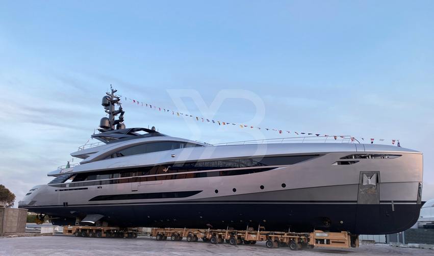 No Stress yacht exterior 11