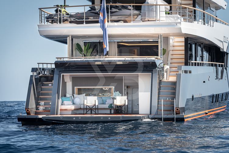 Oculus yacht exterior 16