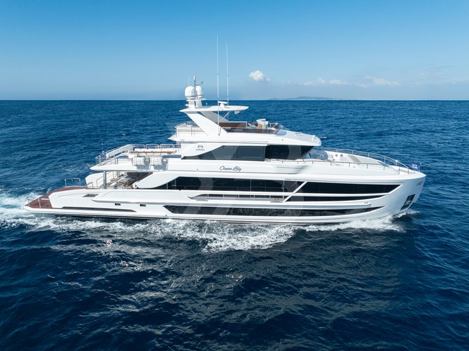 Ocean Lily yacht exterior 27