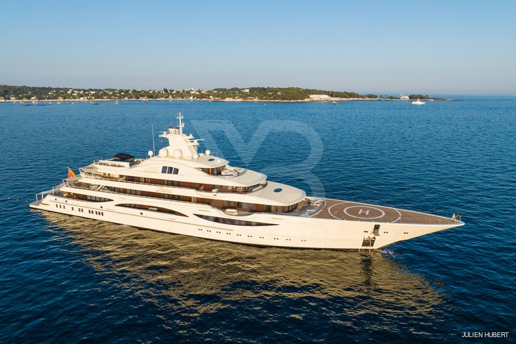 Alaiya yacht exterior 52