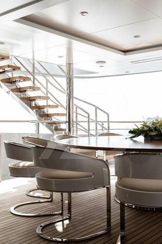 Artisan yacht interior 70