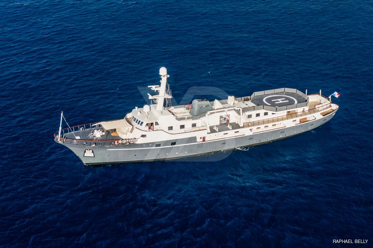 Voyager yacht exterior 3