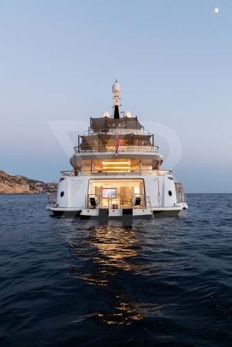 Artisan yacht exterior 183