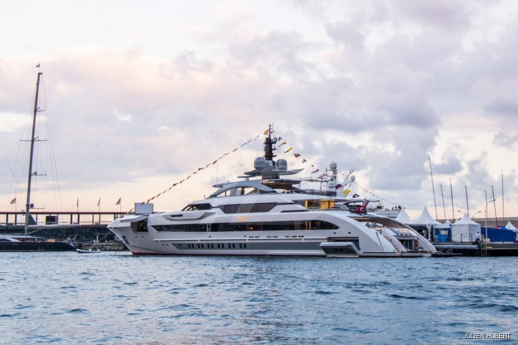 Gaja yacht exterior 5