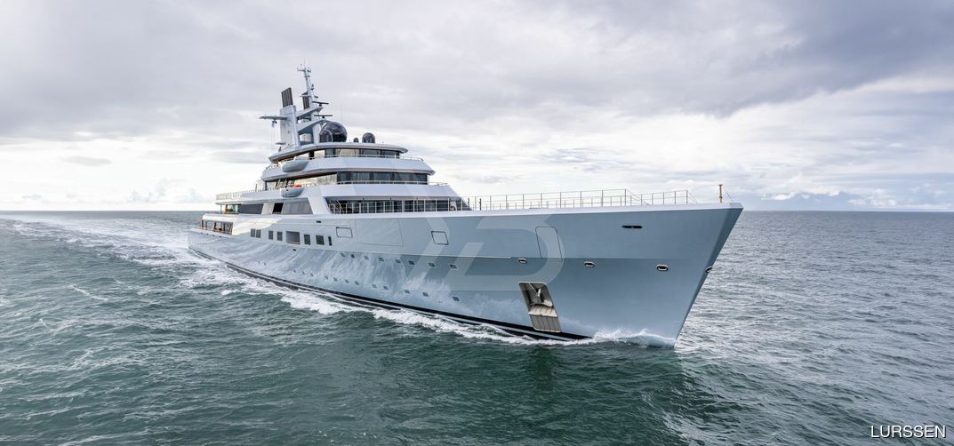 Dragonfly yacht exterior 16