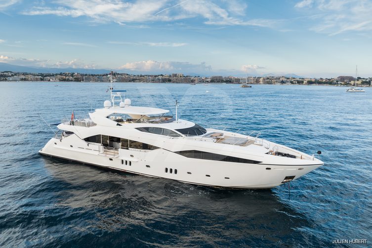 Regulus yacht exterior 7