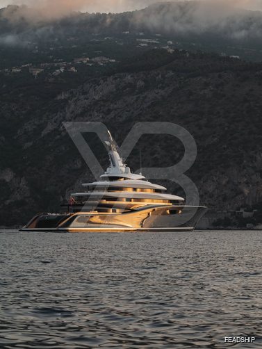 Breakthrough yacht exterior 47