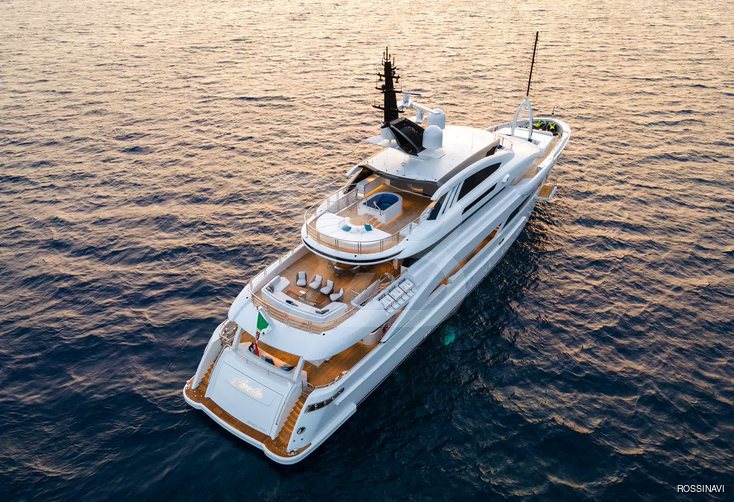 Florentia yacht exterior 6