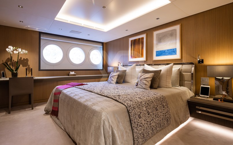 Artisan yacht interior 140