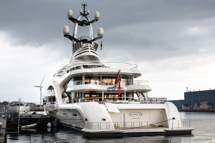 Anna yacht exterior 15