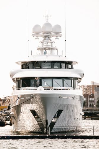 Synthesis yacht exterior 12