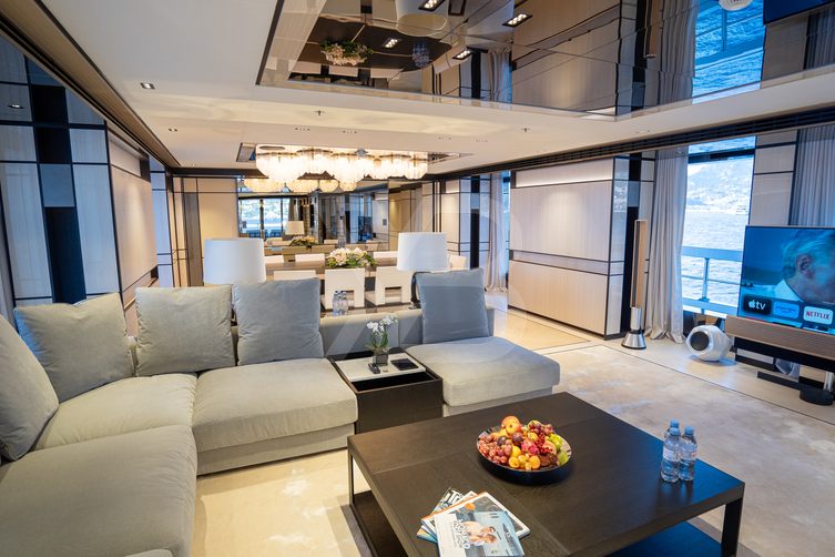 Reliance yacht interior 9