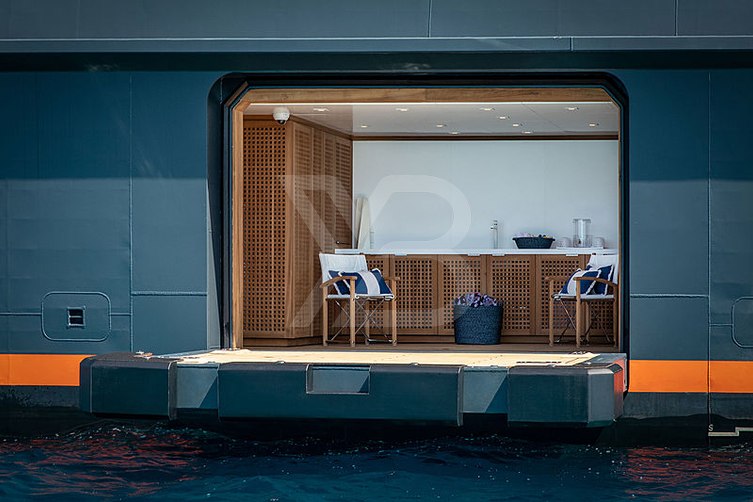 Hodor yacht interior 21