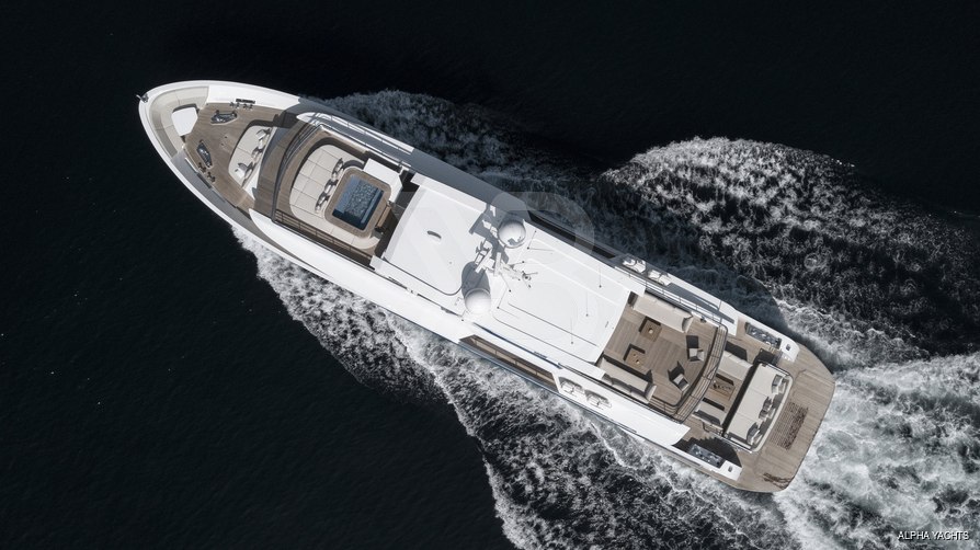 Reginatta yacht exterior 5