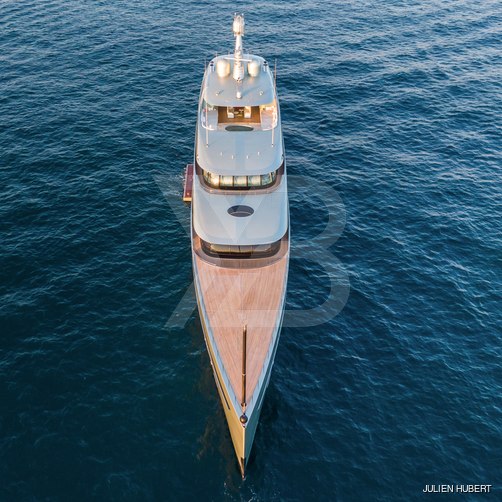 Savannah yacht exterior 44