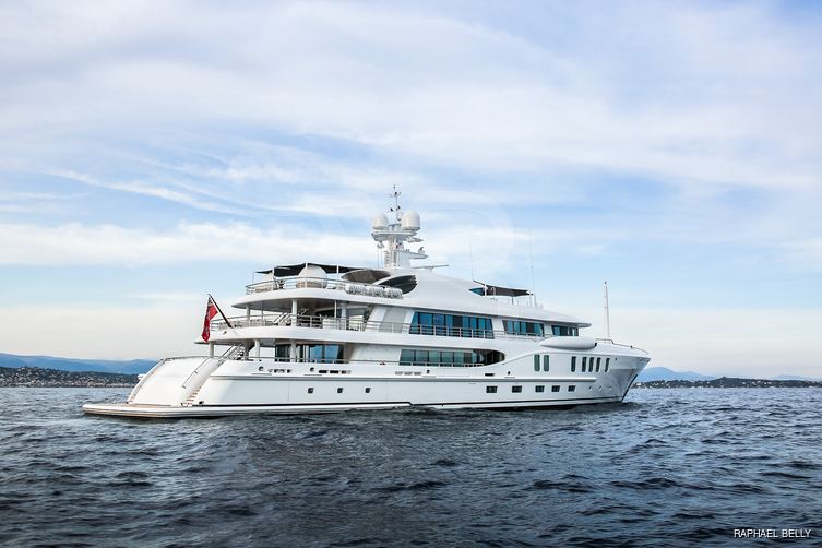 Neninka yacht exterior 28