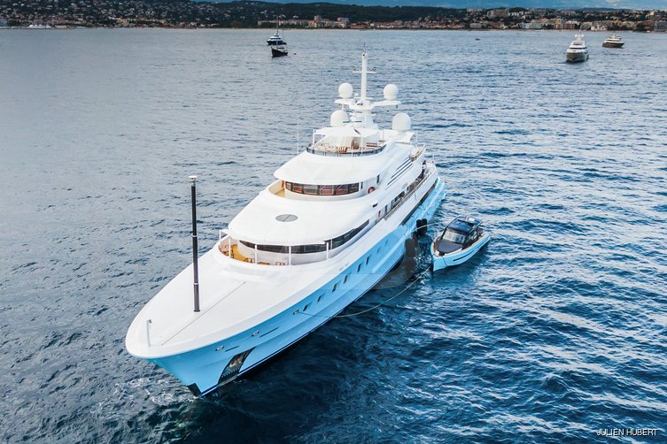 Axioma yacht exterior 56